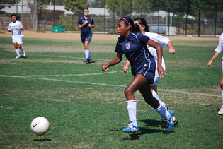 Aiyana beating the defenders_profile